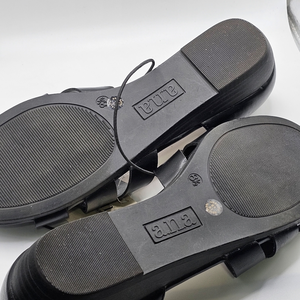 a.n.a. Sandals - Picture 4 of 5